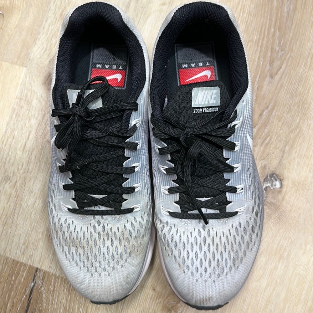 Women’s Nike size 9